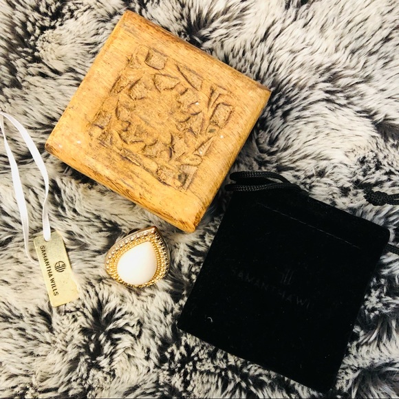 *SOLD* Samantha Wills White & Gold Bohemian Bardot Adjustable Ring w/Wooden Box - Picture 3 of 8